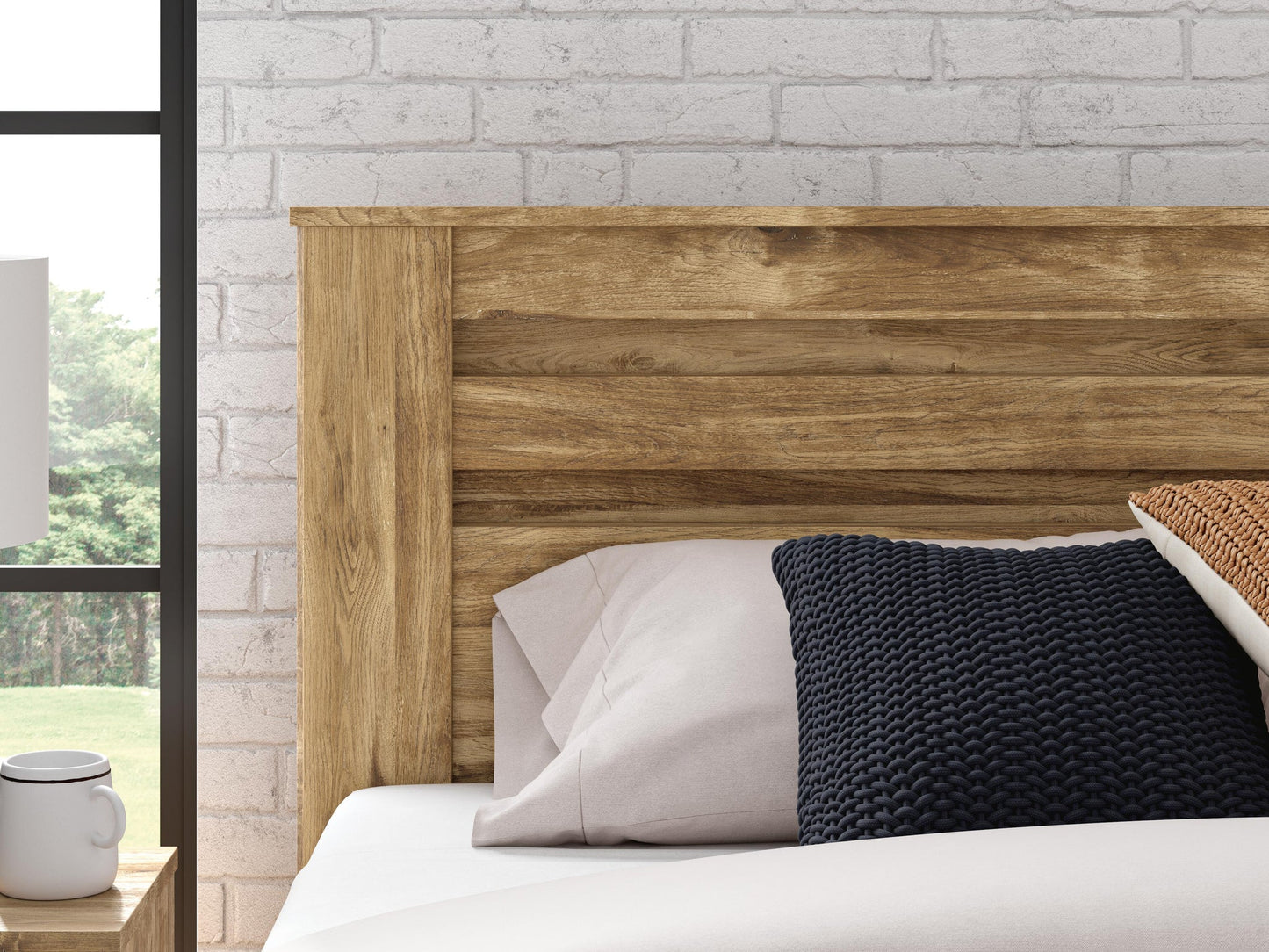 Maystonna King Panel Bed